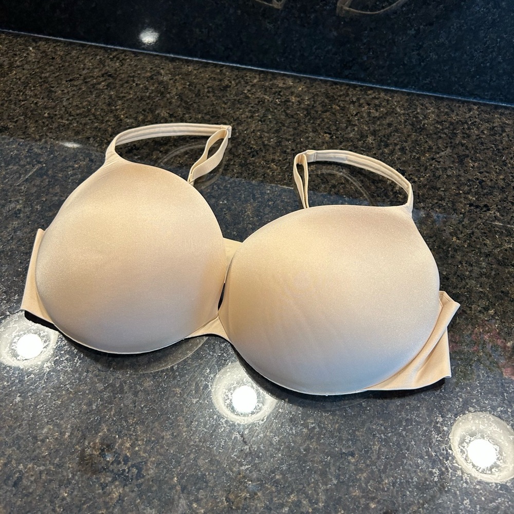 SKIMS Seamless Nude Bra